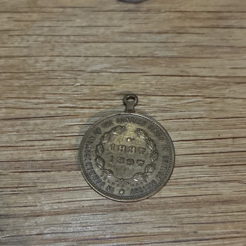 Queen victoria 1887 golden - queen,